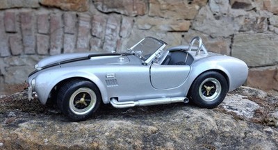 ***ROAD SIGNATURE*1964ER SHELBY COBRA 427 S/C*1/18*N 92058*SILBER***