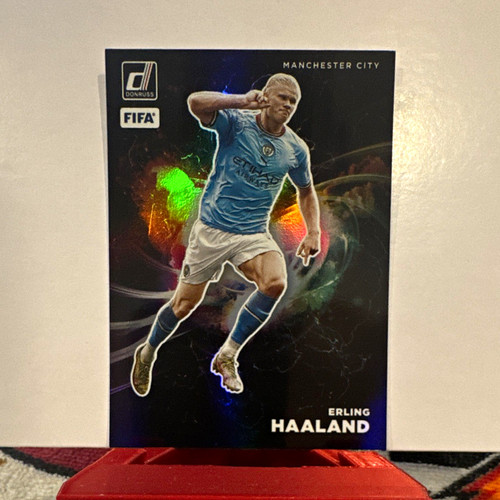 Erling Haaland #21 2022 Panini Donruss Night Moves card