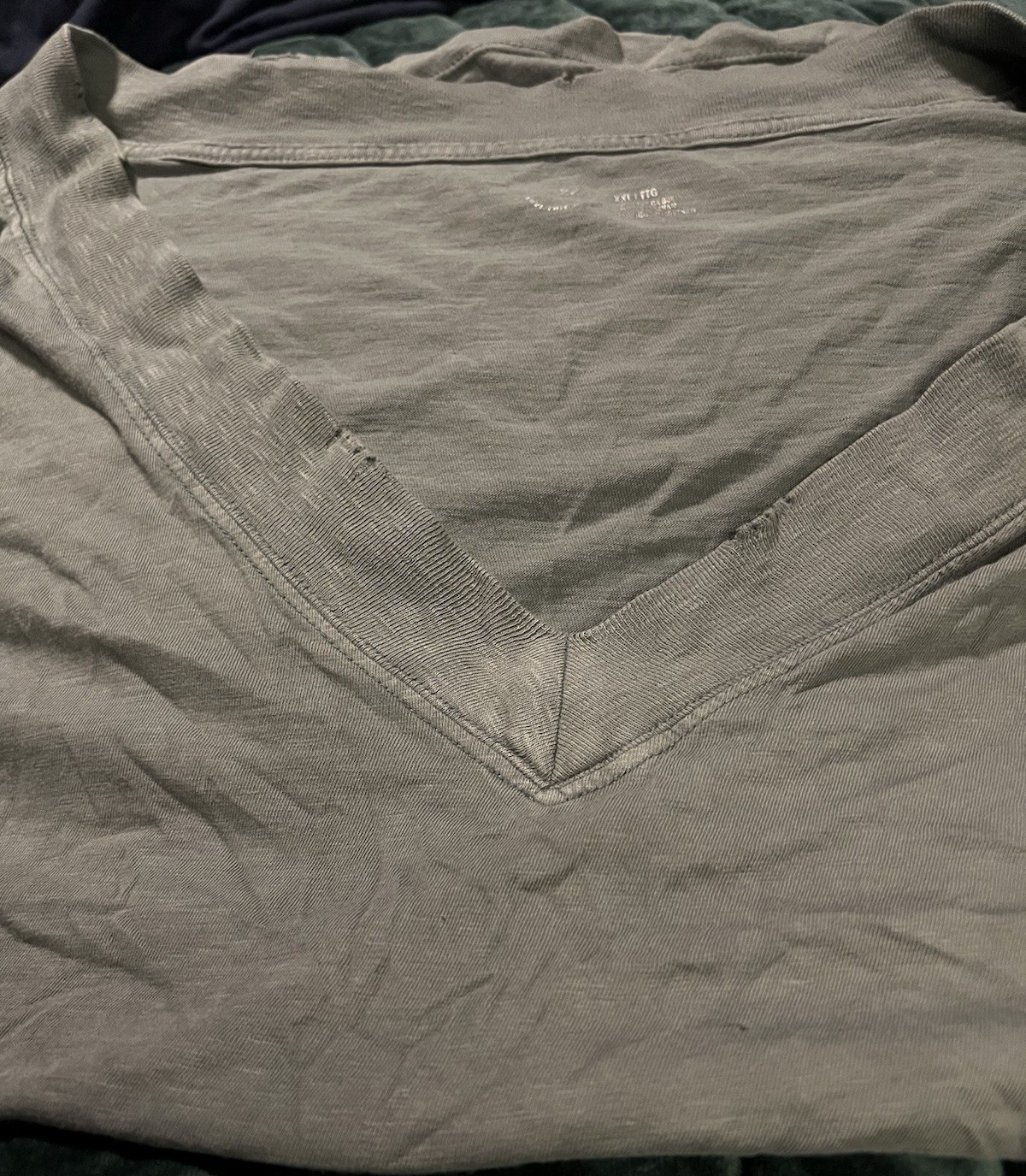 Aerie Distressed Gray Green Solid V-Neck Short Sleeve T-Shirt Regular XXL