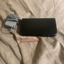 New Nintendo 3ds Xl Bundle Used Great Condition +charger and stylus image