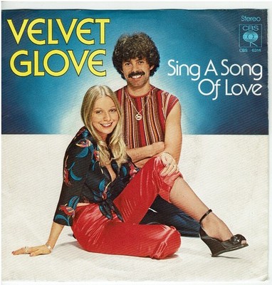 7'' Single,  Velvet Glove - Sing A Song Of Love / Completely Irrelevant