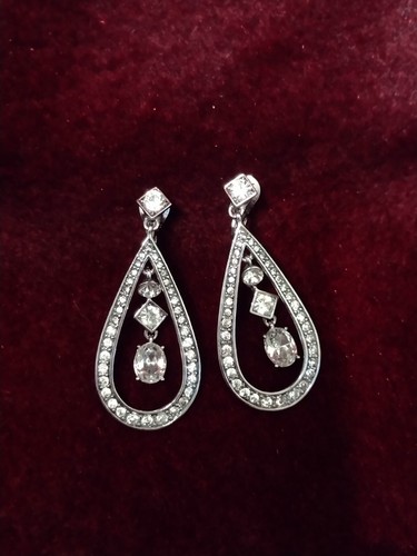 Vintage DIAMOND CRYSTAL Caged Crystal Earrings Teardrop Mixed Shapes Clip ons - Picture 9 of 12