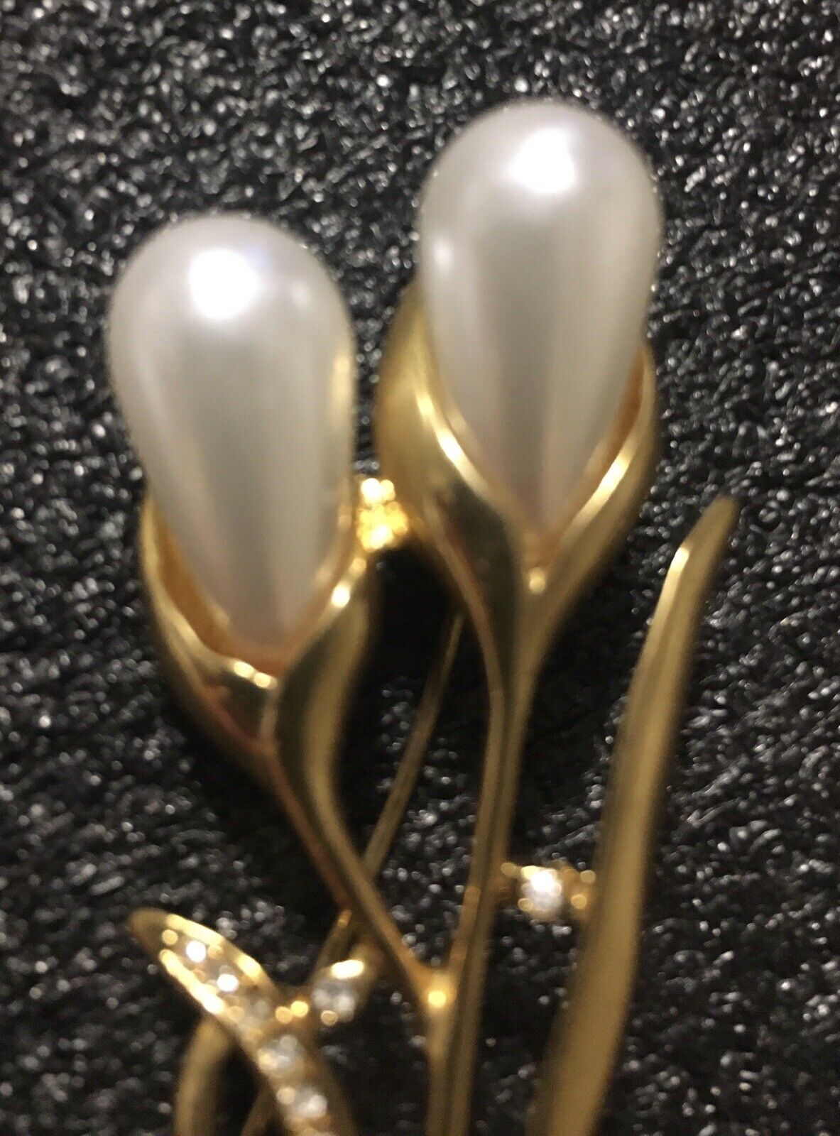 Simulated Pearl & Rhinestone Pair Of Lillies Bead… - image 2