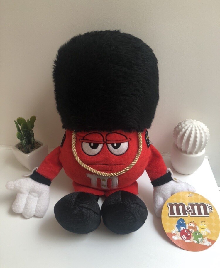 Peluche M&M’s World Rouge Garde Royal velours édition collector