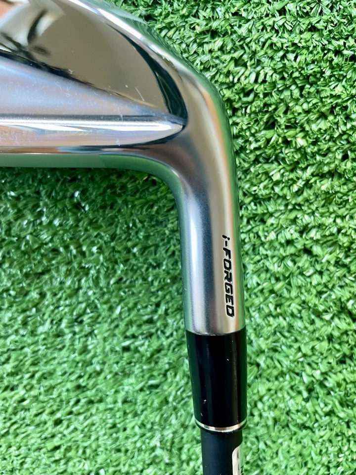 Srixon ZXiU Utility 4 Iron Regular Flex Graphite Right Handed Mens Golf Club - Image 3 of 4