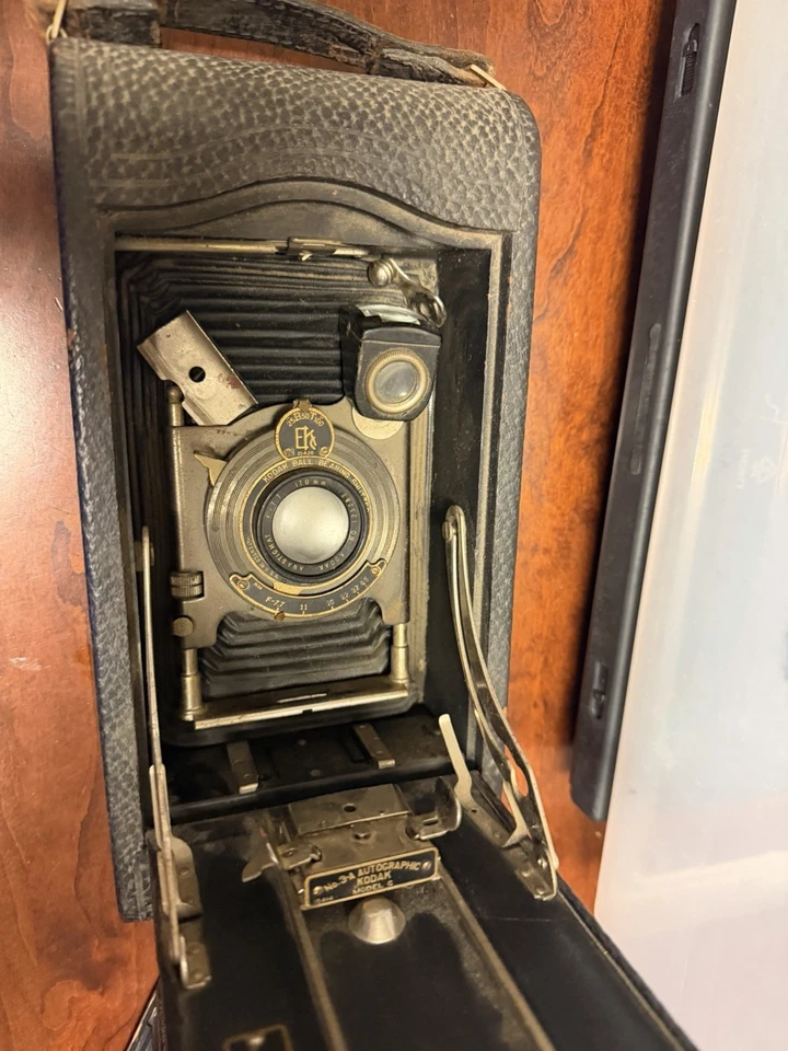 Cámara plegable autográfica Kodak muy antigua con estuche de cuero sin probar #2 Foto 3 de 4