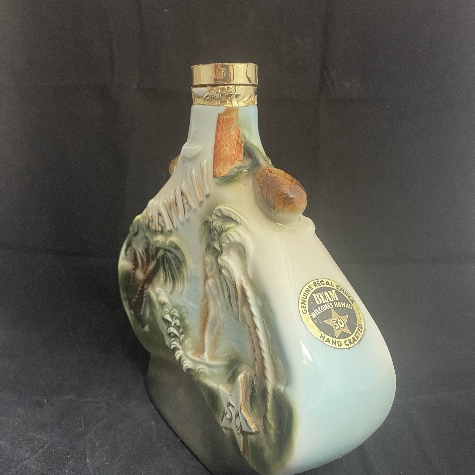 Jim Beam Hawaii Aloha State Commemorative Ceramic Decanter With Lid Vtg 1959