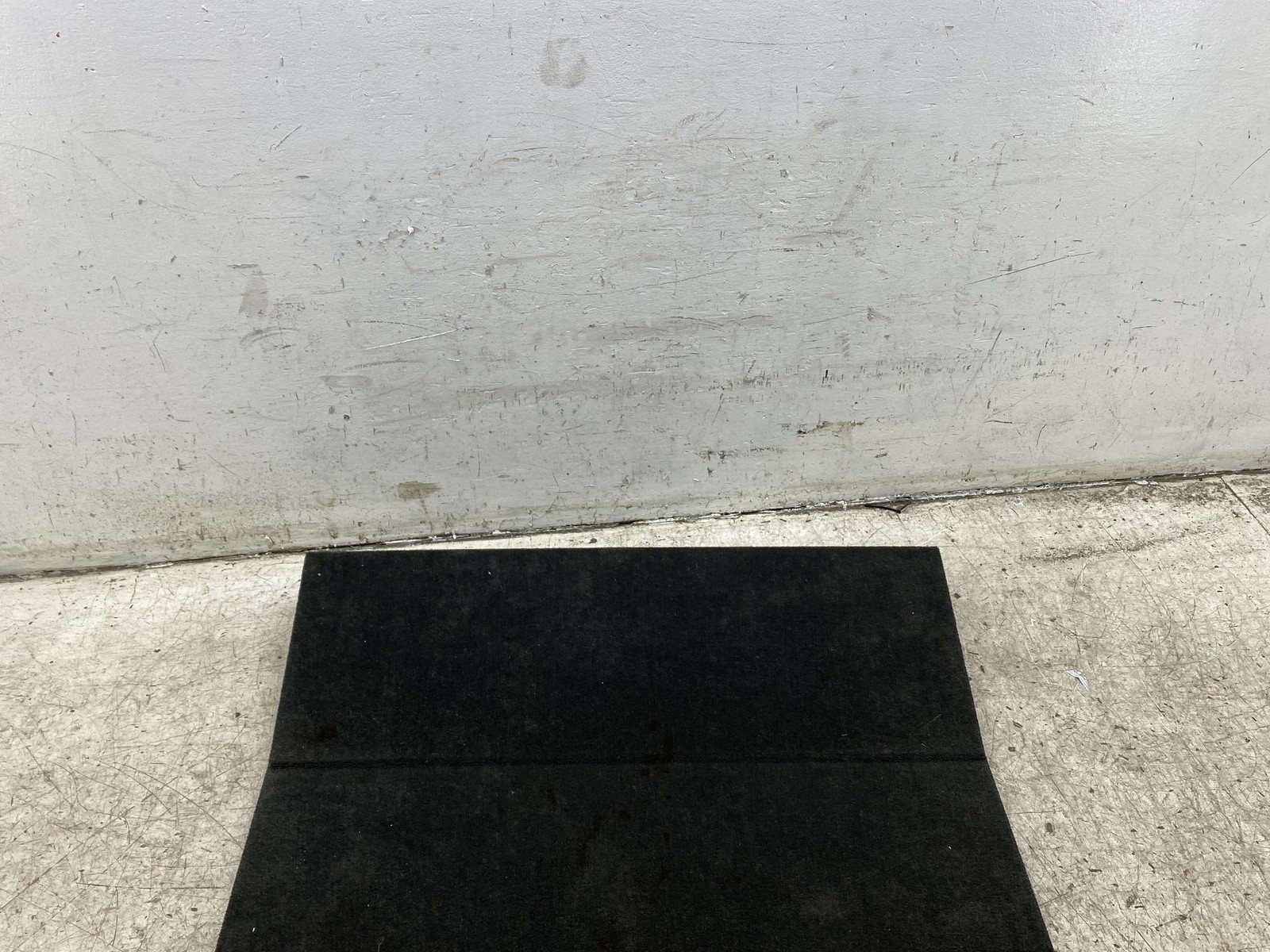 Bentley Bentayga 2015-2020 Rear Trunk panel carpet