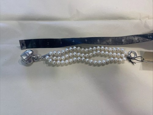 Brandneu Burberry Dreifach Strang Perlenarmband mit Herz Uhr Medaillon $450 Neu im Karton - Bild 17 von 18