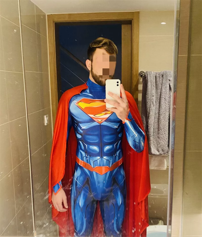 Costume carnevale Superman di seconda mano per 15 EUR su Milano su