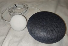 GOOGLE HOME MINI SMART SPEAKER WITH WALL PLUG GOOGLE ASSISTANT HOA CHALK GRAY