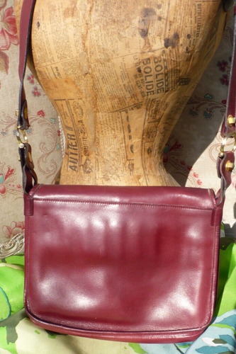 SAC à bandoulière VINTAGE / BESACE CARTIER en cuir bordeaux années 80 - Foto 6 di 21