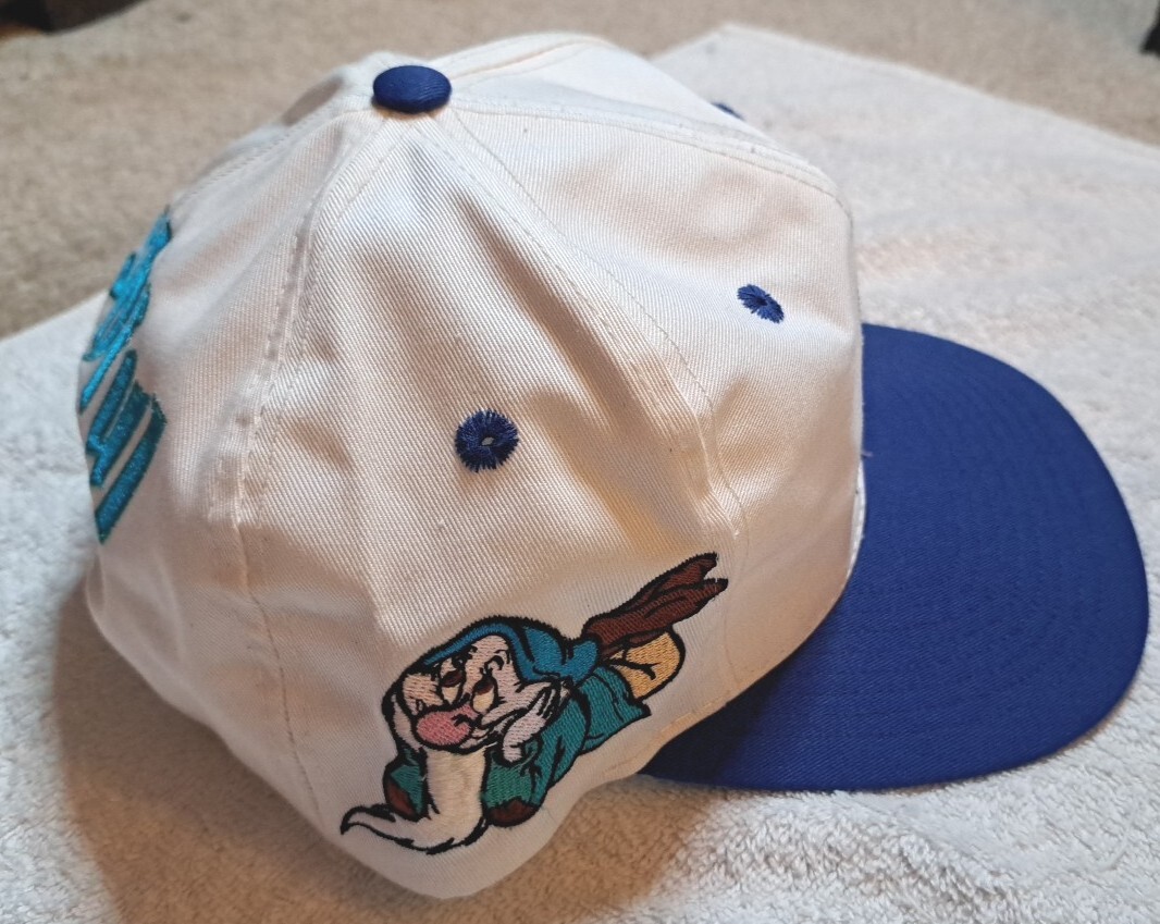 Vintage 90s Rare Bashful Blockhead Snapback Hat Disney Snow