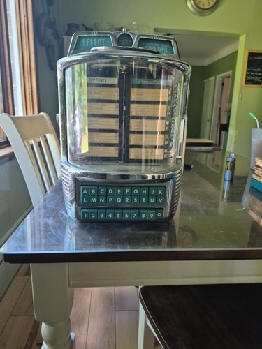 Vintage (Original) "Wurlitzer Wall Box” Model 5250 - 1960