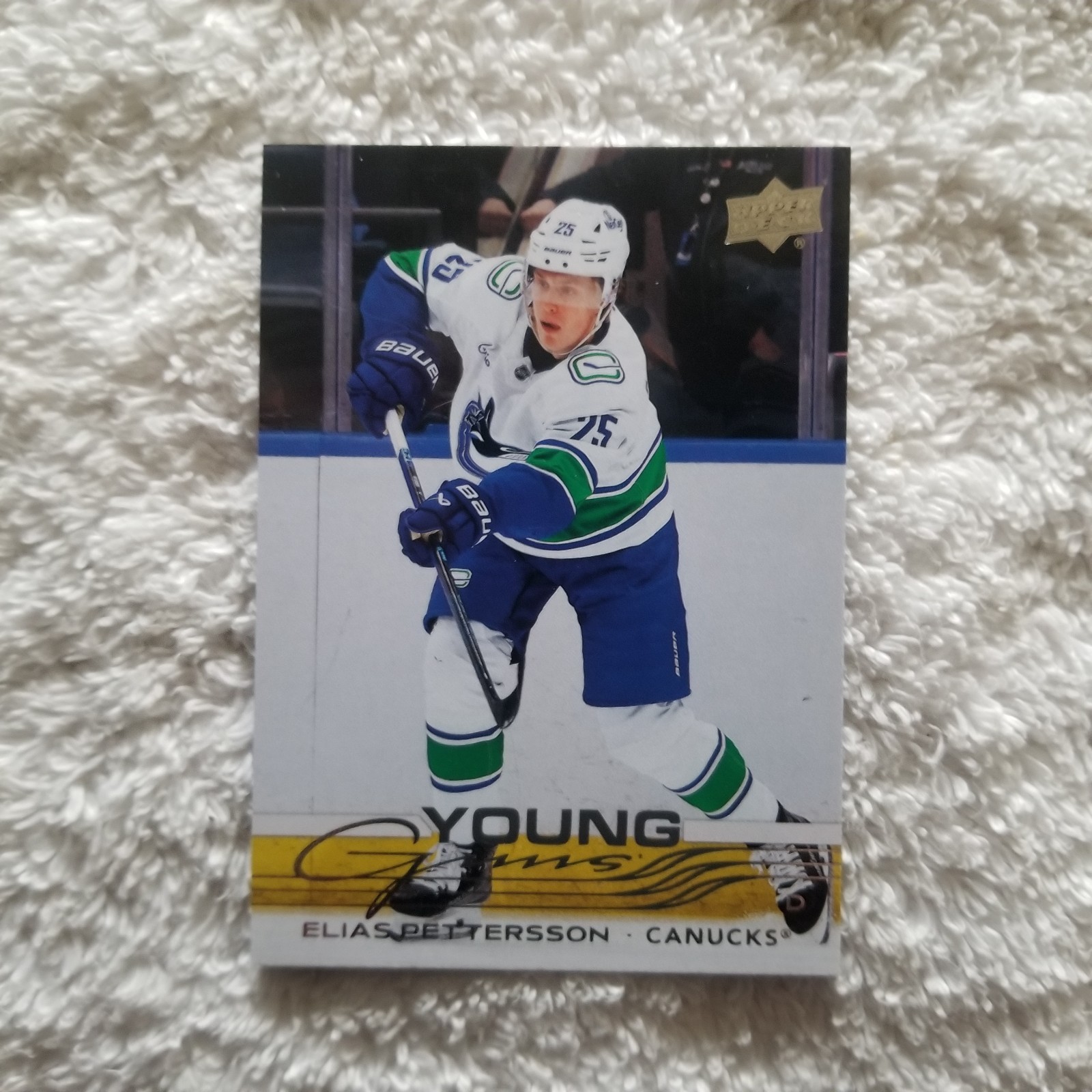 2025-26 Upper Deck Series 1 - Young Guns Elias Pettersson #223 (RC)