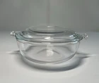 VINTAGE PYREX 019 20  OUNCE HANDLED BOWL WITH PYREX 681-C-5 LID