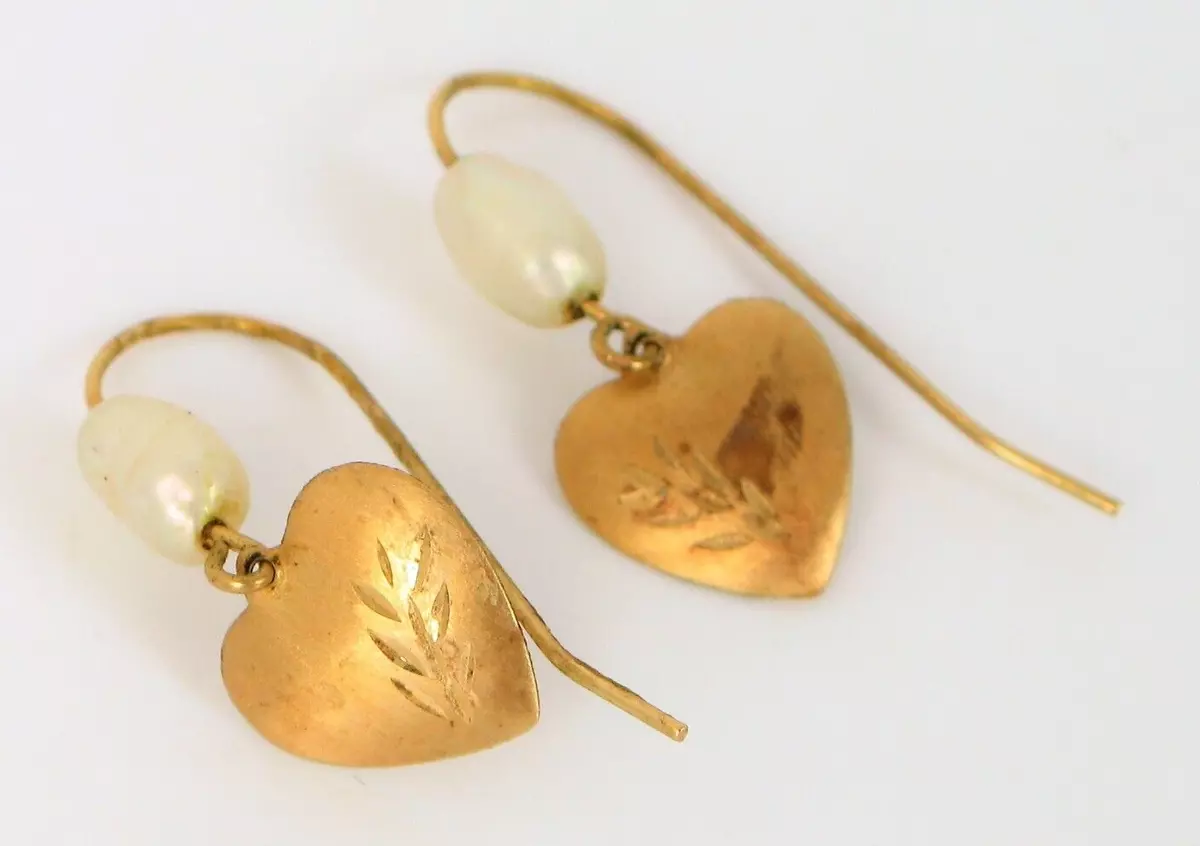 VTG BEAUTIFUL 14K YELLOW GOLD NICE DAINTY SMALL HEART PEARL DROP