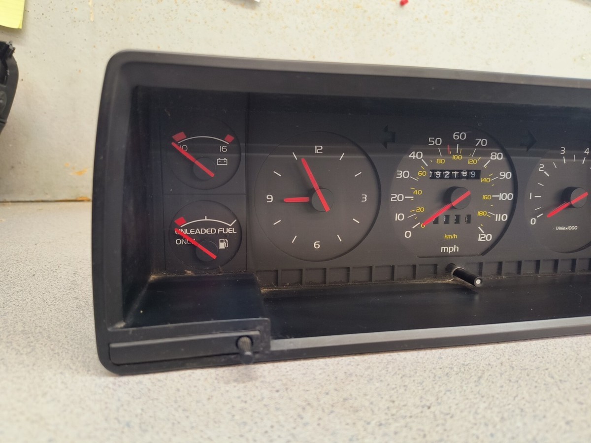 1985 Volvo 740 Turbo Instrument Cluster | 1347993 | Yazaki