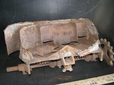 McCORMICK DEERING IHC WAGON-BED DROP SEEDER SOWER BROADCASTER -rough- ANTIQUE