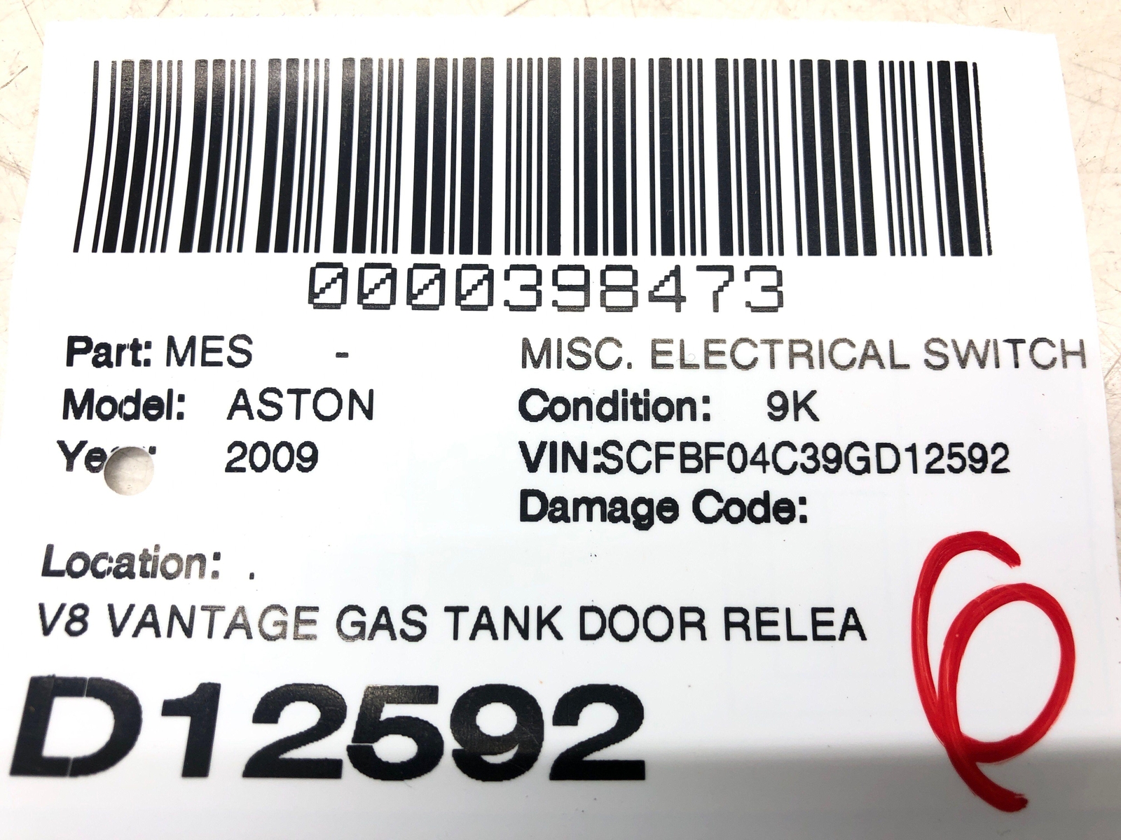 2009 ASTON MARTIN VANTAGE GAS TANK DOOR RELEASE SWITCH BUTTON 6G33-9B242-AA OEM