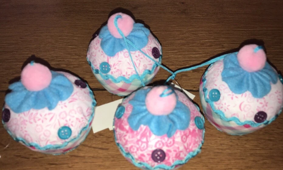 Cupcake ORNEMENTS, ensemble de 4 Boules De noël BOULE décorations Gâteau 🎂 - Photo 1/1