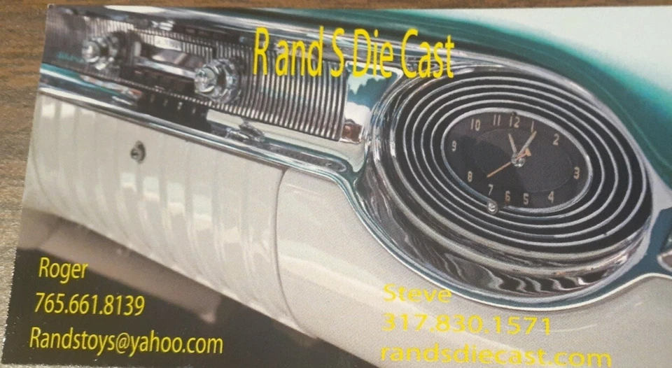  1:64 HIGH DETAIL OLIVER WHITE 1855 2WD WITH DUALS - Image 3 of 3