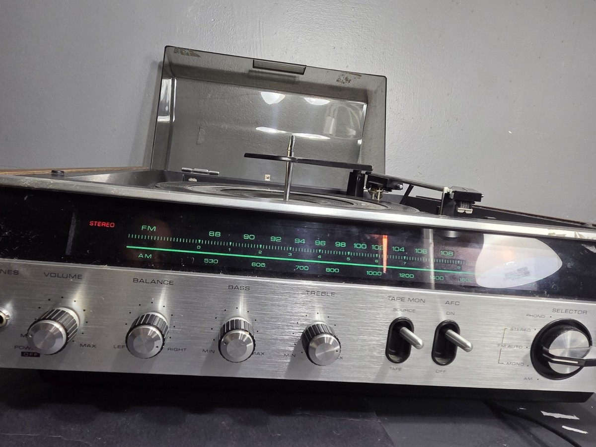 Panasonic SD-203 FM/AM Stereo Music Center Record Player Receiver