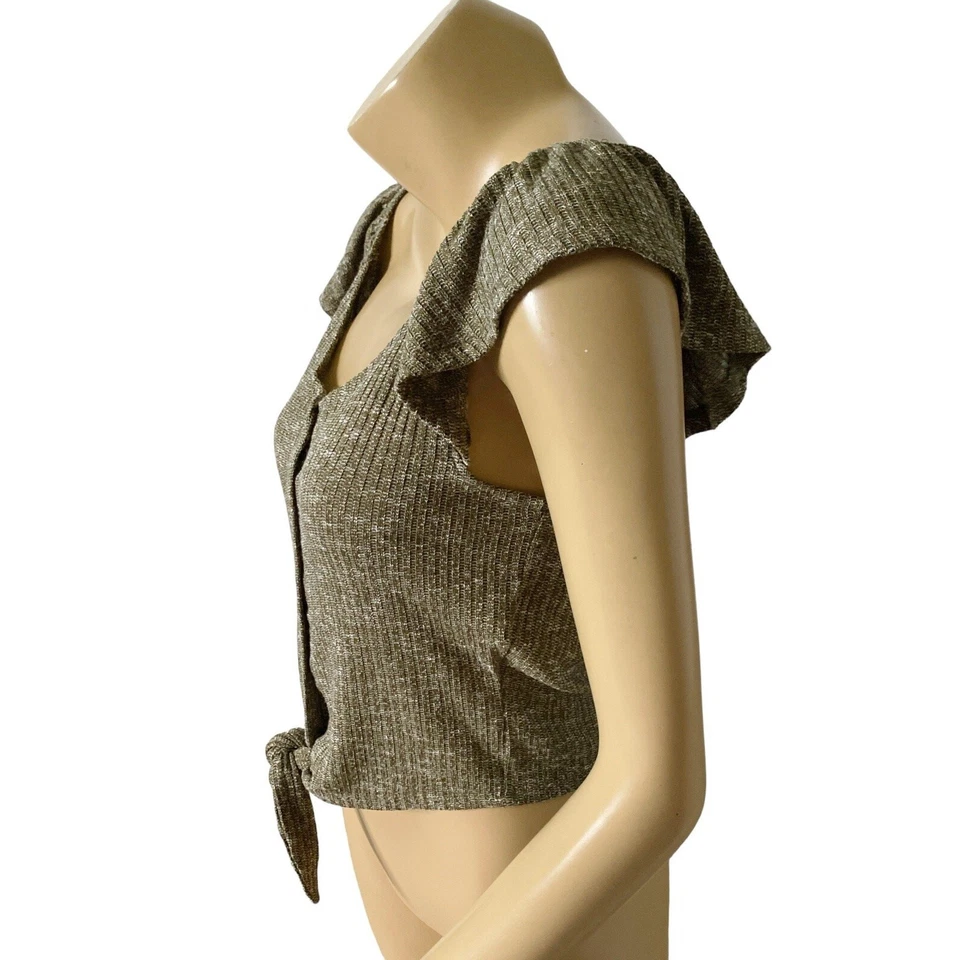 Camisa corta con botones delanteros manga gorra verde talla mediana casi famosa para mujer Foto 2 de 4