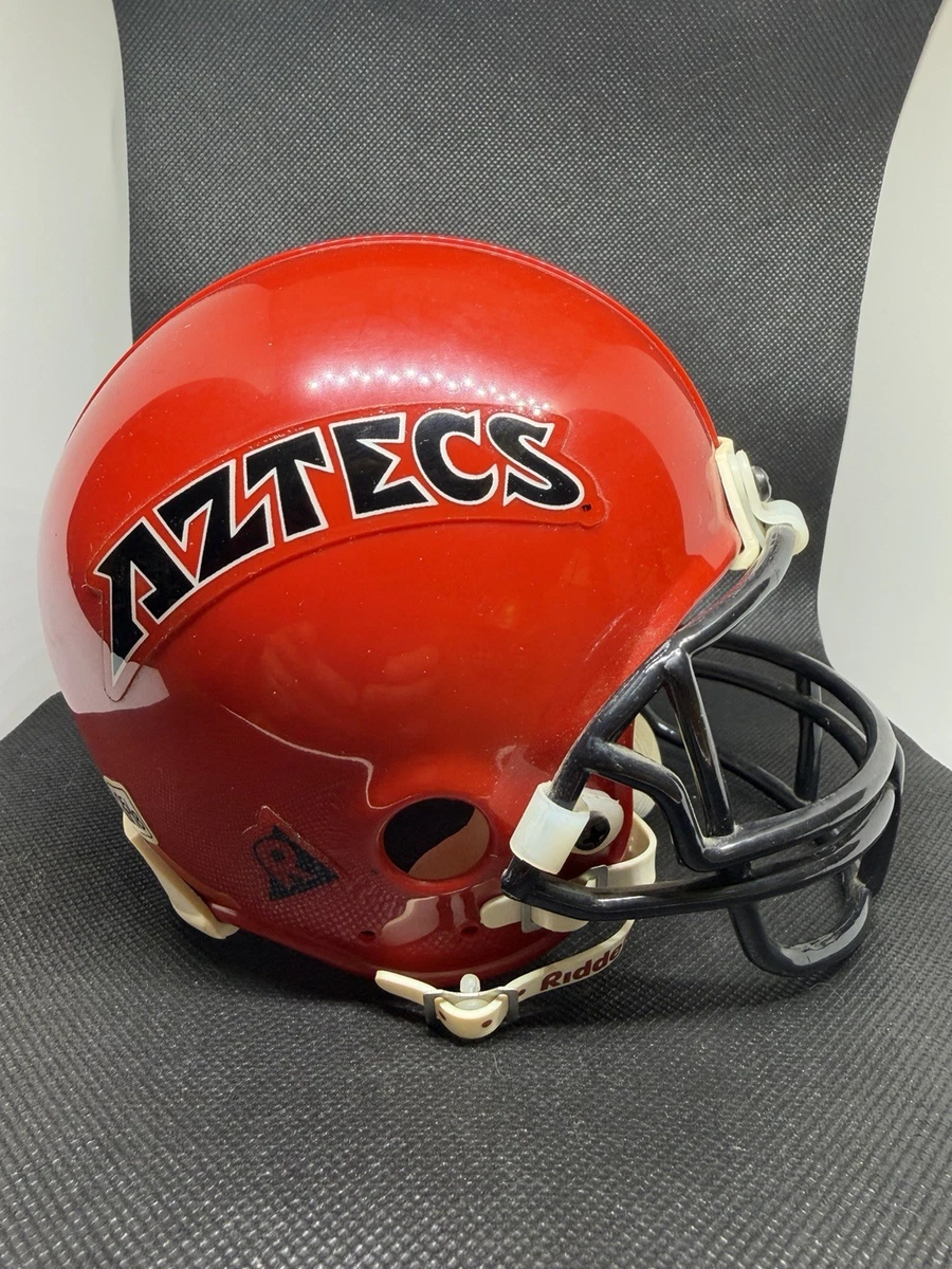 blue with red football helmet photoshop Best #Titans flames helmet concept is ______ ?  #TitanUp #tennesseetitans
