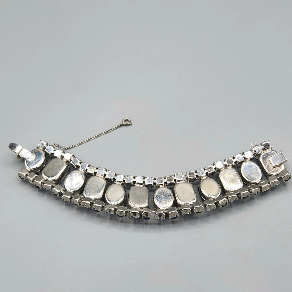 Brazalete Vintage Sin Firmar 2 Tonos Azul Cristal Lunar Estrás Tono Plata 7.5" Foto 2 de 4