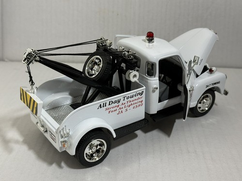 JADA SHOWROOM 1953 CHEVY WRECKER TOW TRUCK WHITE 1:24 DIECAST MODEL NEW NO BOX - Picture 10 of 12