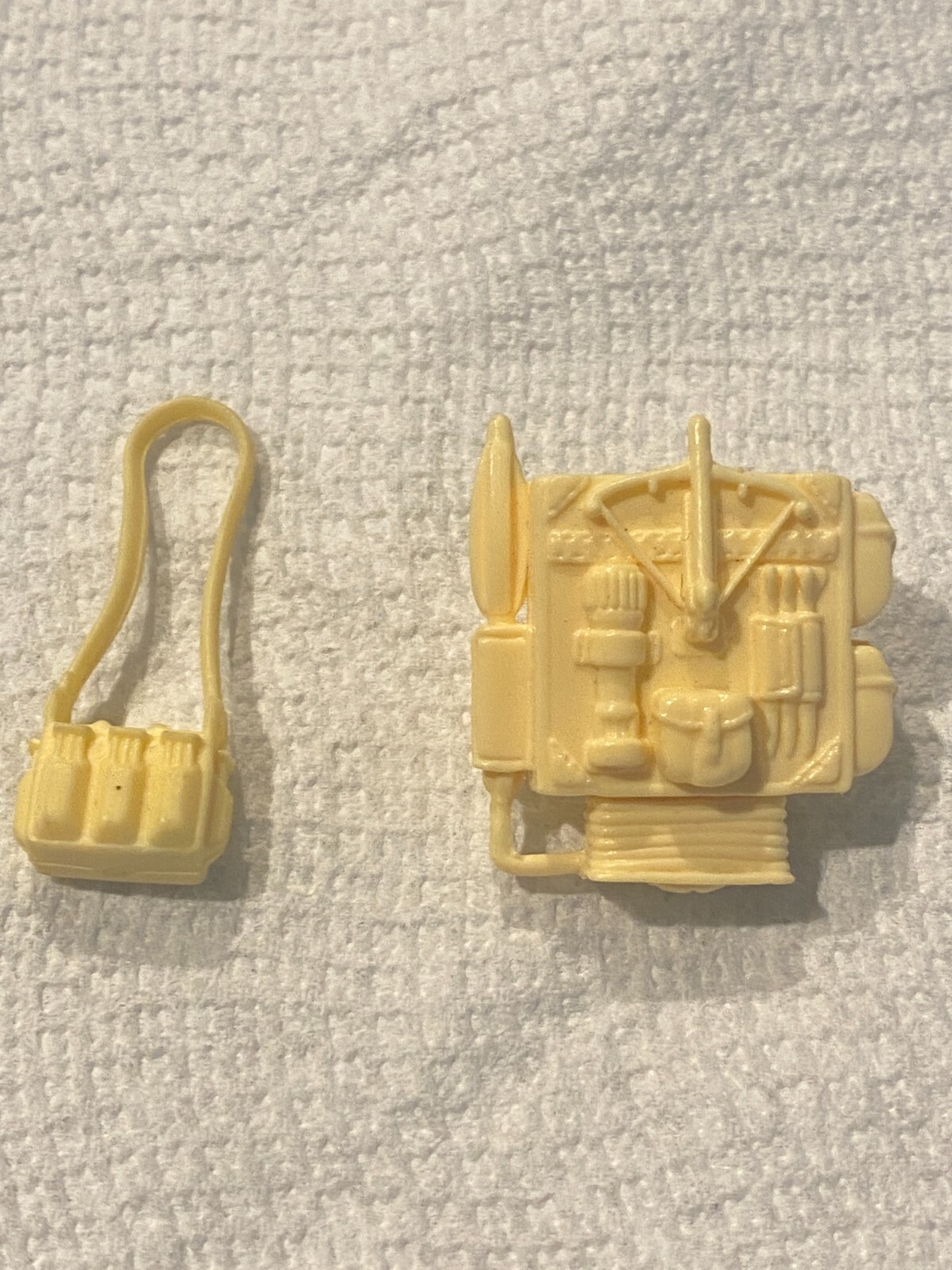 GI JOE Vintage Accessory Pack BEACH-HEAD (v1) AMMO CASE & BACKPACK NO REPRO