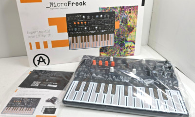 Arturia MicroFreak Paraphonic Hybrid Hardware Keyboard Synthesizer 25-Key Synth