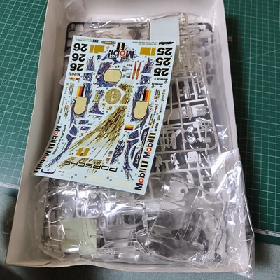 【保管美品】Tamiya Porsche 911 GT1 1/24 No.208 TAMIYA PORSCHE 911 GT1 FULL VIEW No.208 Plastic Model kit(1