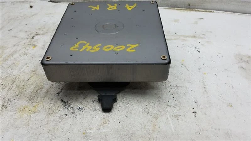 Módulo de control electrónico ECM del motor debajo del tablero central compatible con 93 MAZDA 626 967490 Foto 2 de 4