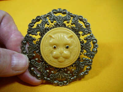 cm126-24 CAT from Hell Kitty white orange round CAMEO Pin pendant Jewelry brooch