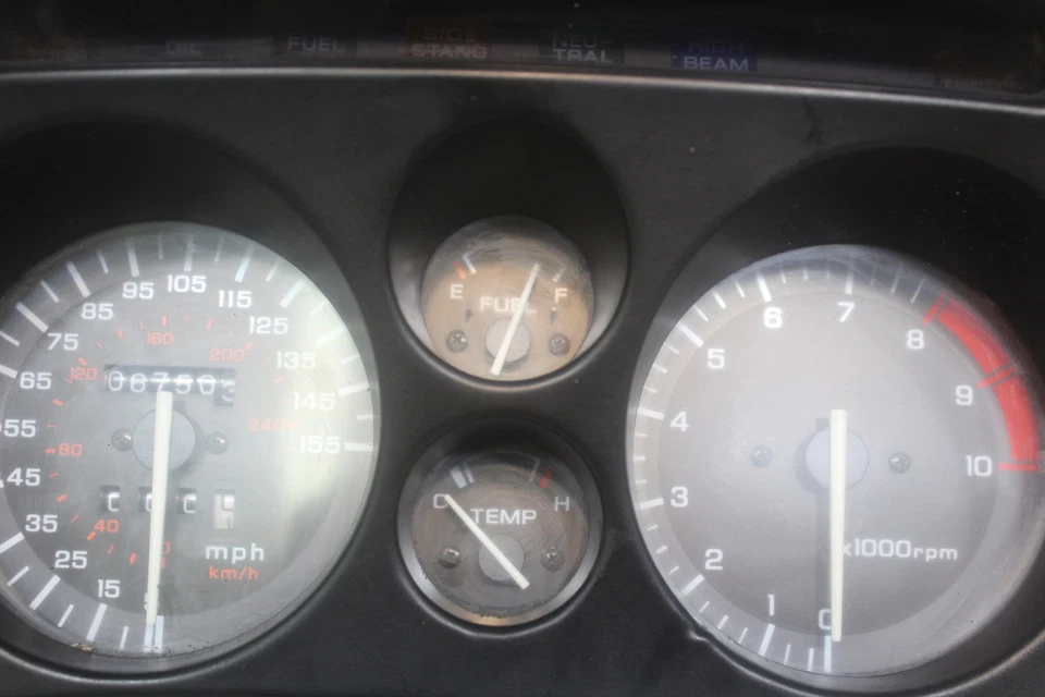 Honda ST1100 2002 medidores 37100-Maj-A21 (67.503 millas) Foto 3 de 4