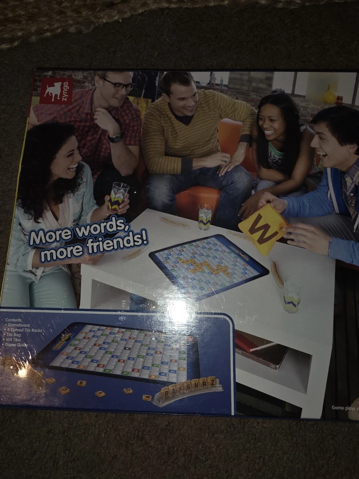 SELLADO - Juego de mesa Palabras con amigos por Zynga Hasbro Gaming Scrabble Mattel NUEVO Foto 2 de 4