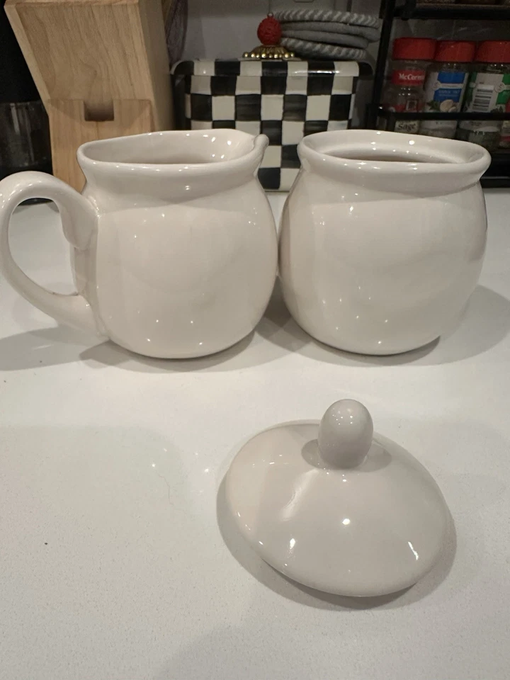 Juego de Cuenco de Crema y Azúcar Rae Dunn Colección Artesanal Por Cerámica Magenta Foto 3 de 4