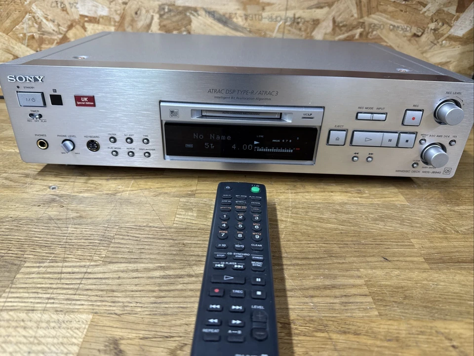 Sony MDS-JB940 Mini Disc Player Recorder HIFI Silver + Remote - Serviced - POST - Image 3 of 4
