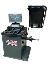 WHEEL BALANCER TYRE MACHINE FULLY AUTOMATIC WITH LASER SCREEN ELECTRIC NEW 240 v