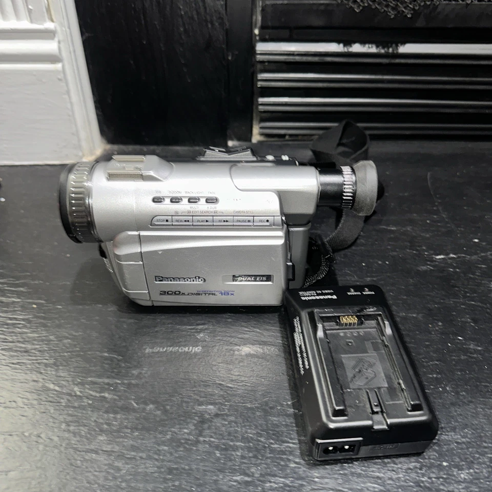 Panasonic PV-DV51D MiniDv Mini Dv Camcorder Videorecorder Player Videoübertragung - funktioniert!  - Bild 2 von 4