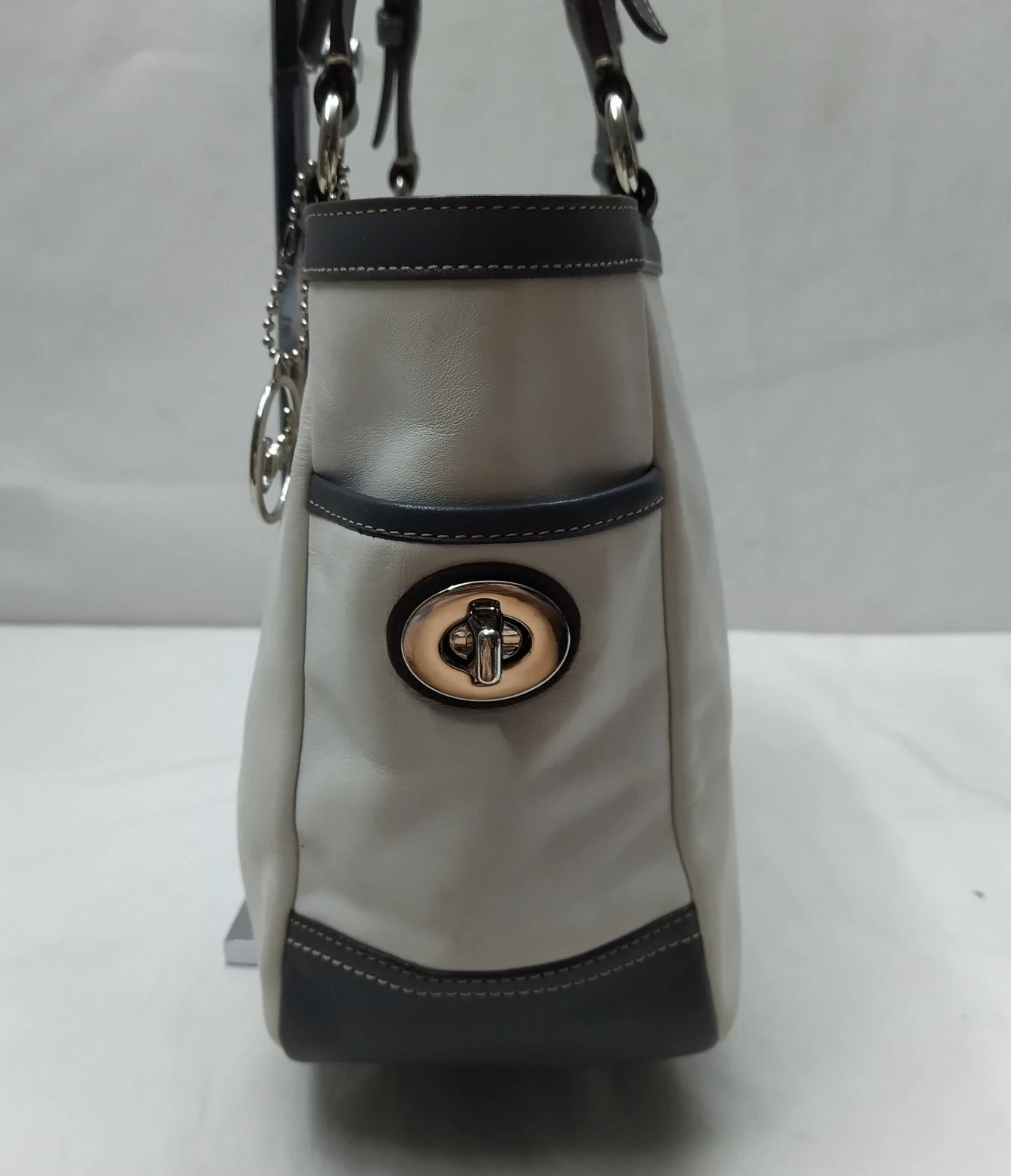 Borsa Coach East West Gallery in pelle bianca con doppio manico e cerniera