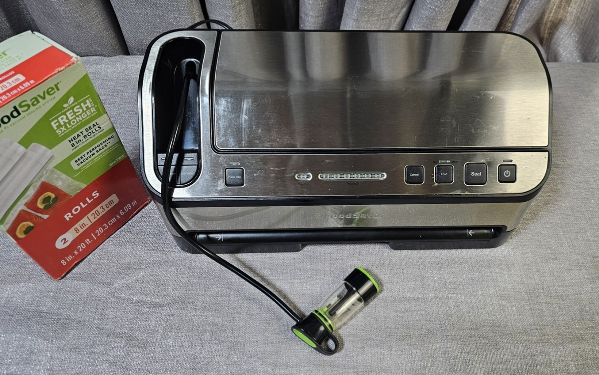 FoodSaver V4880 2-In-1 Food Preservation System with Bags