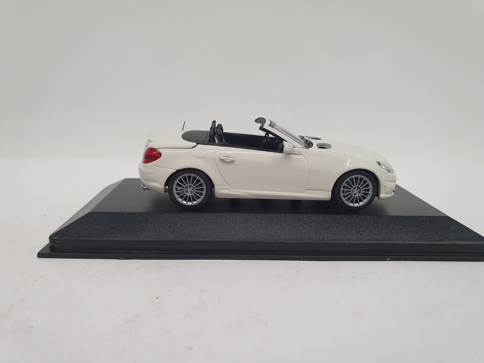 Picture 5 of 9
