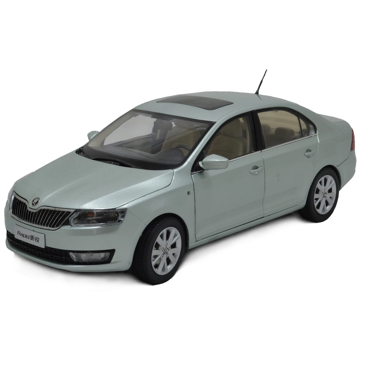 1:18 Skoda Rapid 2013 Cyan Diecast Miniature Metal Model Car