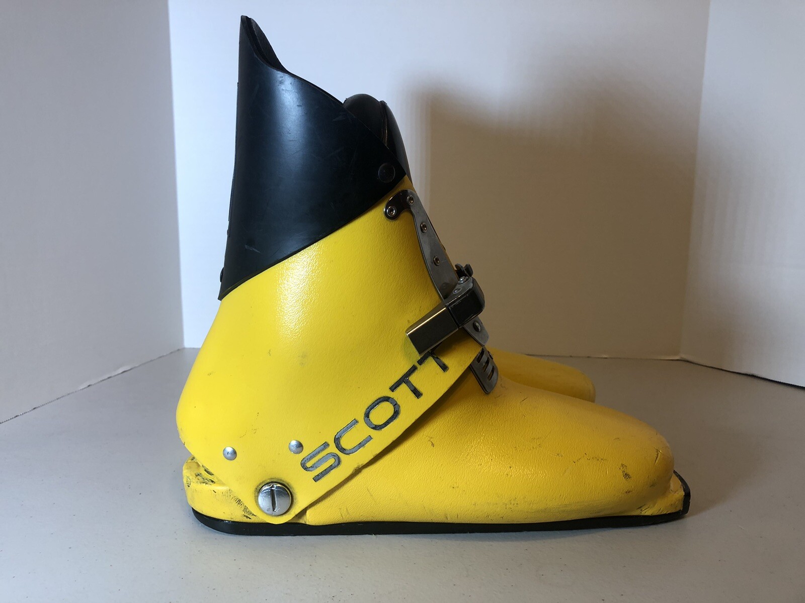 SALOMON Scarponi da sci downhill Scott vintage anni 70 made in USA taglia 5 giallo med