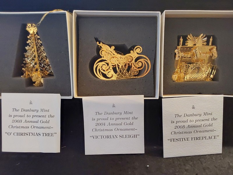 DANBURY MINT 2003 2004 2005 23K Gold Annual Christment Ornaments with Box