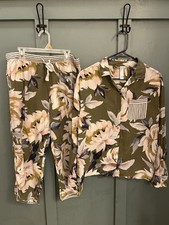 Stars Above Green Floral 2 Pc Long Sleeve Cropped Pants Pajama Set Size Medium