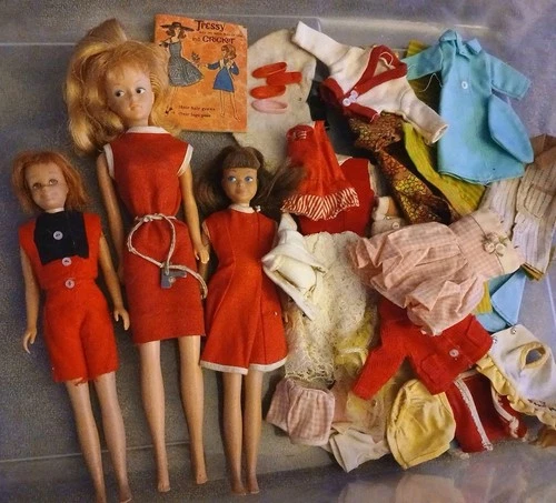 1960s Barbie Lot Skipper, Scooter, Tressy Doll W/Org Book & Key 25pc. Clothes